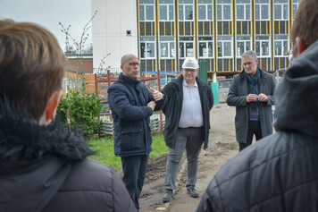 Des élus des communes environnantes ont visité le chantier de rénovation de l'école Anne-Godeau à Raismes
