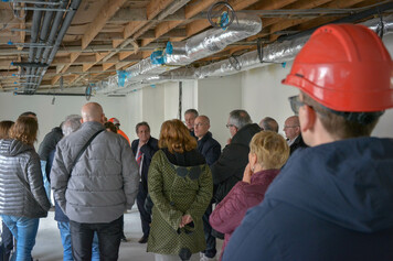 Des élus des communes environnantes ont visité le chantier de rénovation de l'école Anne-Godeau à Raismes