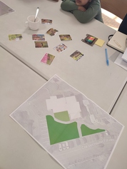 Réunion à la maison de quartier du Petit Paris